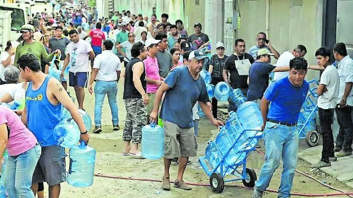 Ciudadanos listos para abastecerse de agua (1)_CMYK